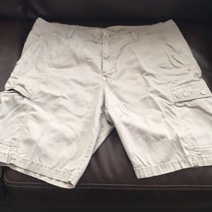 NWOT Tommy Bahama Cargo Shorts